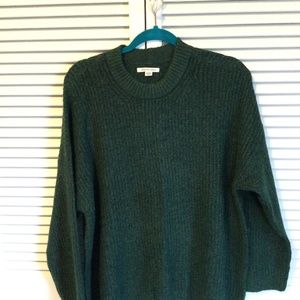 American Eagle green crewneck sweater, size M